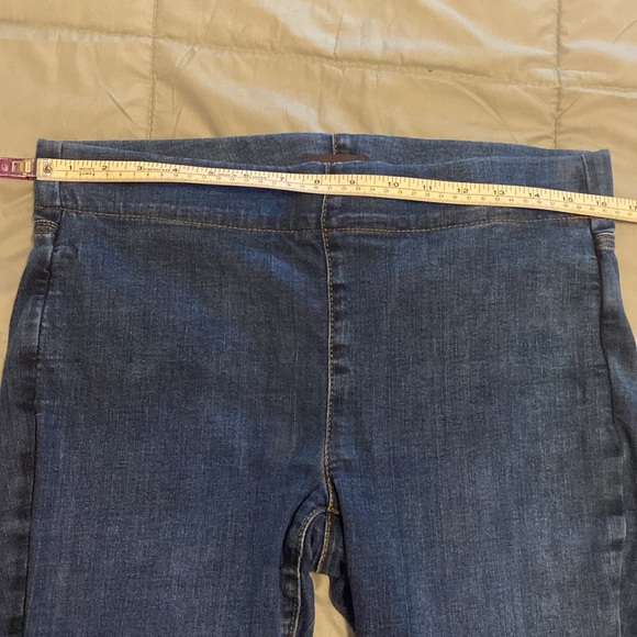 NYDJ Pull-on Skinny Split Ankle Jean Size 8 EUC - Picture 7 of 12